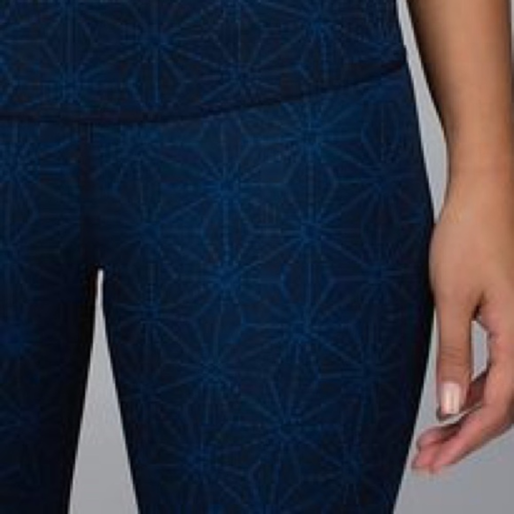 Lululemon Wunder Under Sashico Star Print Crops - Picture 2 of 5